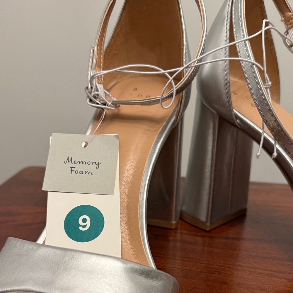 A new day woman’s Shelly Elegant Silver Block Heel Sandals New size 9 - Picture 2 of 5